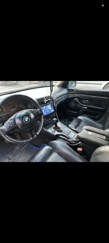 bmw 3 серия 318 at: BMW 5 Series E39 sedan – qara rəngli eksteryer, tünd şüşələr və 5 — 6