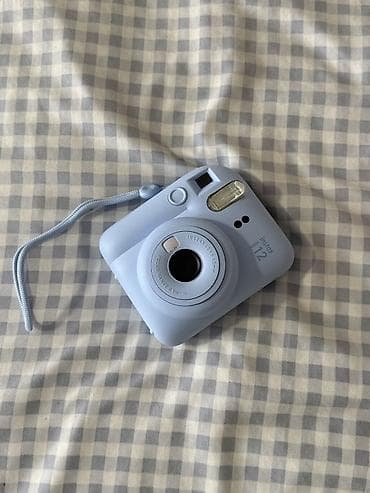 Fujifilm Instax Mini 12 – mavi rəngdə ani fotoaparat - Kompakt və at lalafo.az Fujifilm Instax Mini 12 – mavi rəngdə ani fotoaparat - Kompakt və