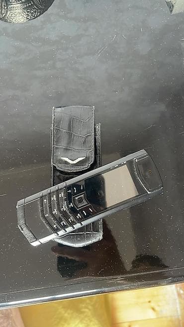 vertular: Vertu 4 GB, rəng - Qara, Düyməli — 1