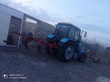 kia masin: Mavi rəngli Belarus traktoru, kənd təsərrüfatı işləri üçün universal — 5