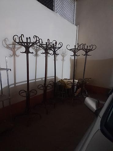 paltar asılqanı taxta: Məhsul: Ağac paltar asacağı (stasionar, döşəmə tipi) Təsvir: - — 2