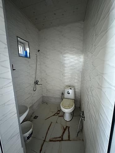 sumqayitda tecili satilan evler: Azadliq metrosuna yaxin Resulzade qesebesinde 100 nomreli mektebin — 8