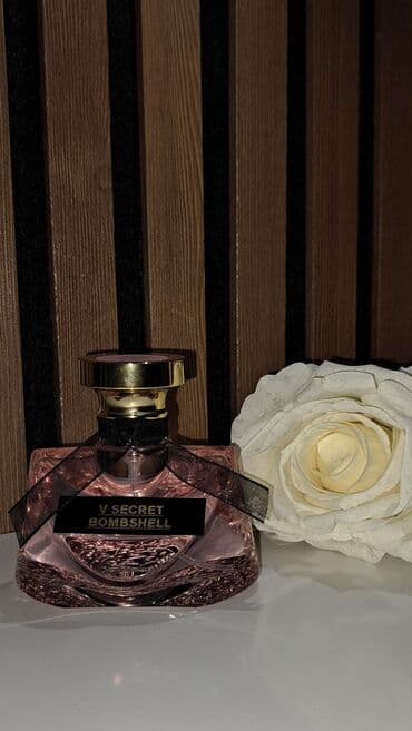 женская туалетная вода dolce gabbana light blue: Qadın ətirləri kolleksiyası – şüşə flakonlarda dekorativ qara lent və — 9