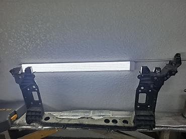 TUCSON ÖN EKRAN ÜSD PANELİDƏ VAR ORGİNAL SOL TEREFİ YARİYIR SAĞ