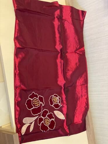 двухсторонние гобеленовые наволочки: Yataq örtüyü ve 2 yastıq üzü satılır. Yenidir. İşlenmeyib. Örtüyü hem — 3