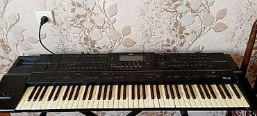 Roland G800 sintezatoru işlək vəziyədədi yüngül problemləri var