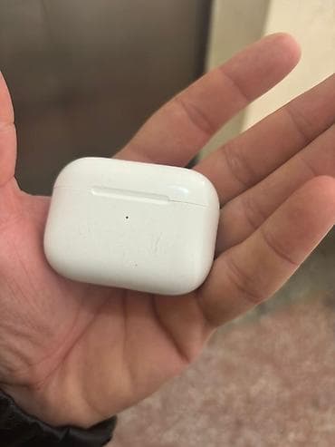 basavik kalonka: Apple AirPods Pro 2 (USB‑C) Qutusu yoxdur orginaldir micrafonu bir az — 2