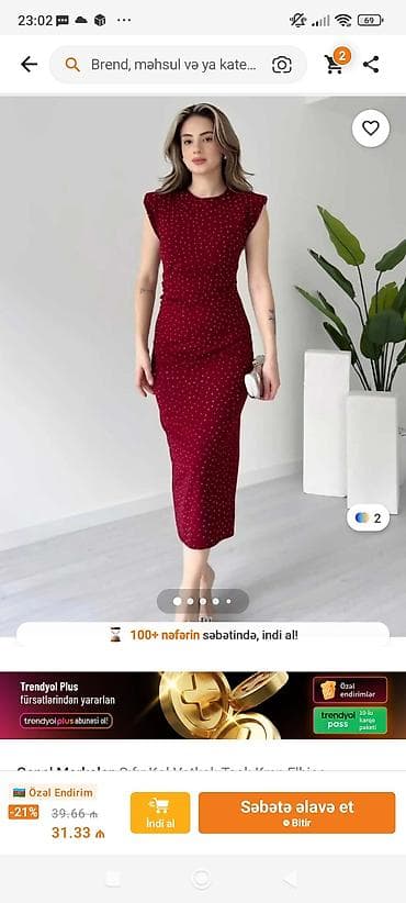 Bordo rəngli, xırda ağ nöqtəli, bədənə oturan midi don. - Model — 1