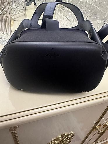 çant: Oculus (Meta) VR dəstı Məhsulun tərkibi: - VR qulaqcığı (başlıq) – — 5