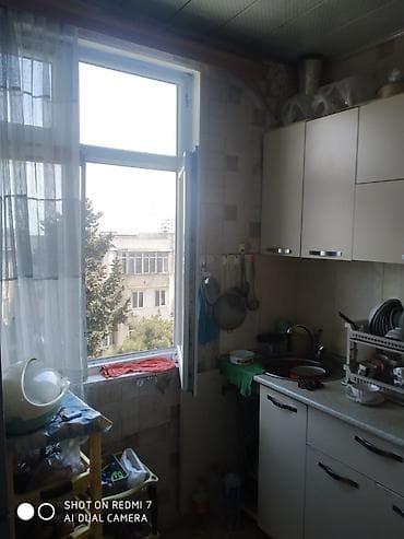 sarayda satilan evler: Bakı, 5-ci mikrorayon, 2 otaqlı, Köhnə tikili, m. Memar Əcəmi, 57 kv. m — 7