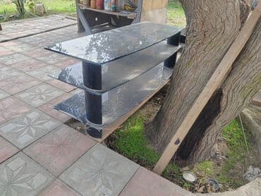 sutular: Düz TV altlığı, Polkalı, Şüşəli — 1