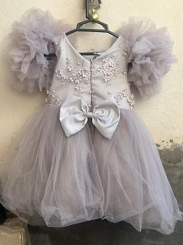 qısa don: Uşaq gəlinliyi / ziyafət paltarı – gümüşü-boz rəngdə, tüllü və çiçək — 2