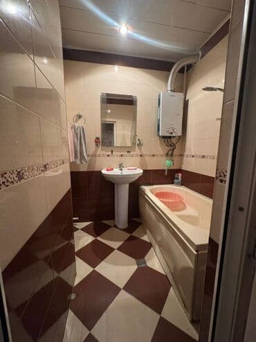 cıdır düzü: Bakı, 4 otaqlı, Köhnə tikili, m. Həzi Aslanov, 65 kv. m — 4