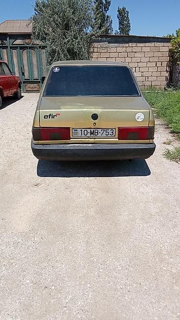 maşin satisi: Model: Efir WS sedan Təsvir: - 4 qapılı, tam ölçülü sedan kuzov - — 3