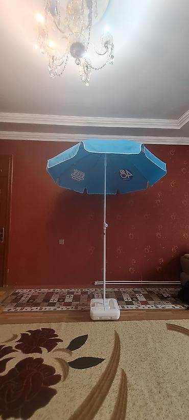 Mavi rəngli günlük/çimərlik çətiri, tənzimlənən hündürlüklü alüminium