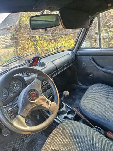 hybrid avtomobillər turbo az: VAZ 2106 sedan - Kuzov: 4 qapılı sedan, qara rəng - Faralar: dördlü — 8