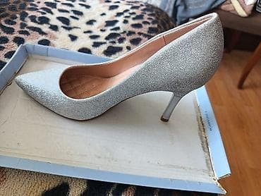 Tuflilər: Gümüşü rəngli, parıltılı qadın tuflisi - Model: klassik “pointed toe” — 2