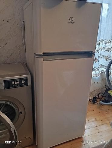 sim sim azercell: 2 qapılı Indesit Soyuducu Satılır, rəng - Ağ — 1