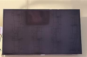 araba konsolu: Samsung LED televizor - Ekran diaqonalı: təxminən 40–43 düym - LED — 2
