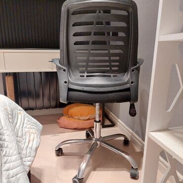 стул на колесиках: Bu ofis kreslosu uzun müddətli istifadə üçün rahatlıq təmin etmək — 3