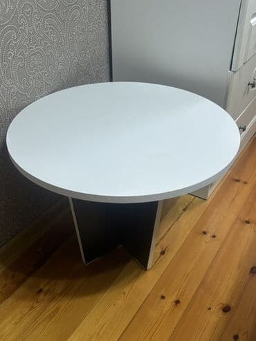 Təmir və tikinti: Jurnal masası, Açılmayan, Laminat, Yumru masa — 2