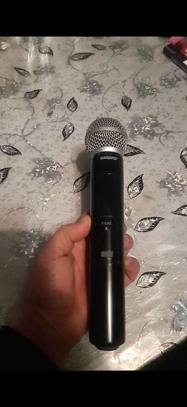 Клавишные инструменты: Б/у Беспроводные (Bluetooth) Микрофон Shure, Самовывоз — 1