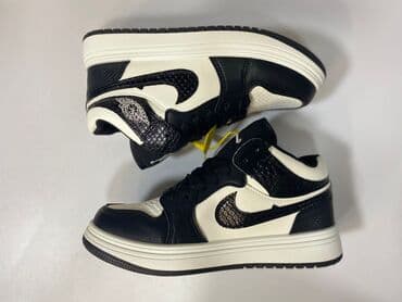 toxunma uşaq kedləri: Uşaq idman ayaqqabısı – aşağı kəsimli dizayn - Rənglər: qara-ağ və — 3