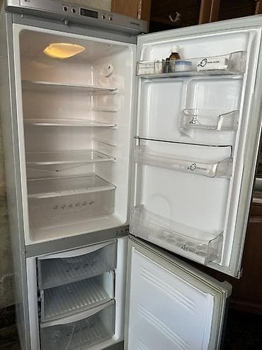 Кухонные вытяжки: Б/у 2 двери Samsung Холодильник Продажа, цвет - Серебристый — 2