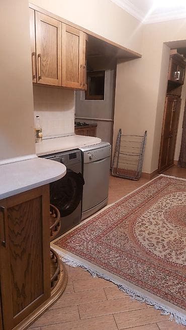 nizami metrosu kiraye evler: Nizami metrosu yaxınlığında 18 nömrəli məktəbin arxasında 3 otaqlı — 1