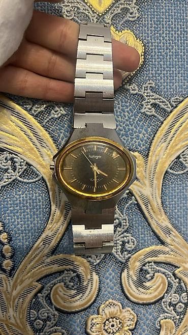 Saat Luch Quartz Caliber 1956 modeli olan, Sovet İttifaqında (SSRİ) — 3