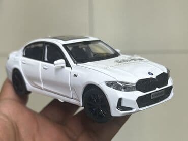 Avtomobil modelləri: Miqyaslı model avtomobil – BMW M3 sedan, ağ rəngdə - Korpus: detallı — 8