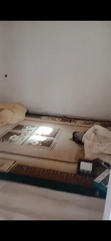 insaatcilarda yeni tikili evler: Puta qəs. 5 otaqlı, 2 kv. m, Orta təmir — 9