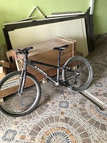 velosibet: Trek dağ velosipedi – alüminium hardtail gövdə, düz (flat) sükan və — 3