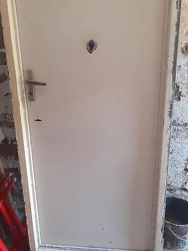 Ağ rəngli giriş/qapı dəsti - Material: metal gövdə, düz səthli ağ — 2