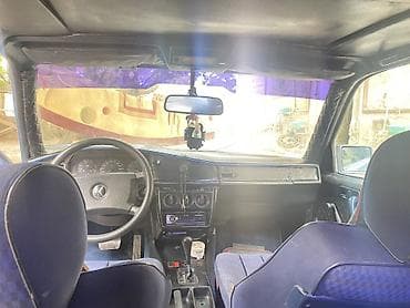 mercedes e170: Mercedes-Benz 190 (W201) sedan - Korpus: 4 qapılı sedan, mavi rəng - — 3