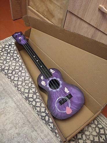 gitara cexolu: Ukulele — 4