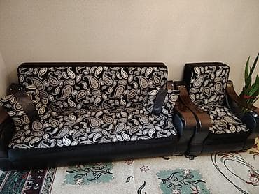 Salam divan və iki kreslo satılır yaxşı vəziyyətdədir açılır baza var