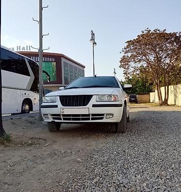 turbo az quba masinlar: Ağ rəngli sedan avtomobil - Korpus: 4 qapılı sedan, ağ rəng, qara — 2