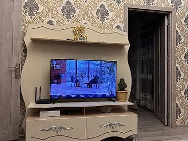 madeyra mebel: Düz TV altlığı, Polkalı, Laminat — 1