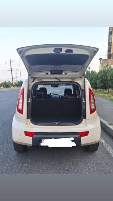 kia ceed: Kia Soul: 1.6 l | 2009 il Krossover — 8