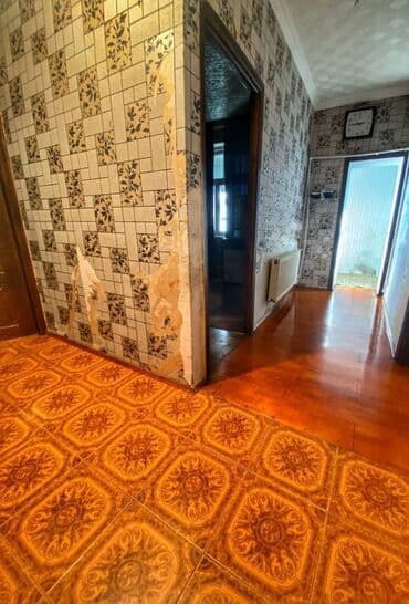 ipoteka ile satilan menziller: Bakı, Yeni Günəşli Massiv D, 3 otaqlı, Köhnə tikili, m. Xalqlar Dostluğu, 62 kv. m — 6