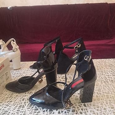 uzun bot: Qadın üçün dəbli ayaqqabılar - Model: Qara laklı və zərif — 1