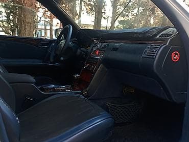 2000 bmw 320i: Mercedes-Benz E-Class: 2.4 l | 1999 il Sedan — 1