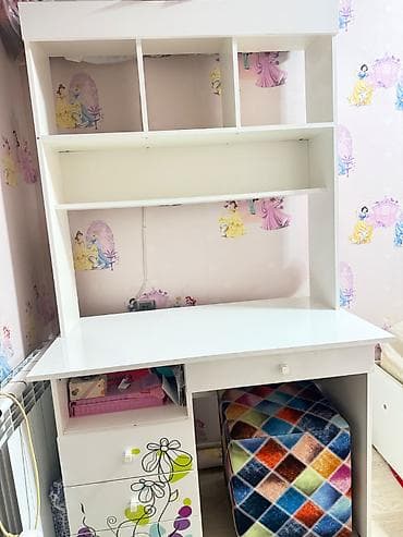 madera: Oğlan və qız üçün, İşlənmiş, Siyirməli, Yazı masası, Stulsuz — 1
