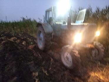 215 55 r17 teker: Traktor hal hazırda işləyir mator saz qarovka saz difer saz dal — 1