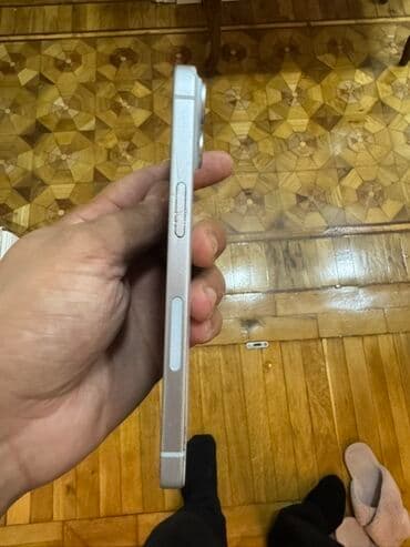 çat: IPhone 15, Ağ, Qırıq — 6