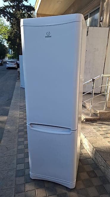 2 qapılı Indesit Soyuducu Satılır, rəng - Ağ