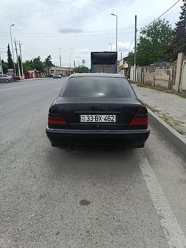w202 apornu: Mercedes-Benz C‑Class sedan - Kuzov: 4 qapılı sedan, qara rəng - — 3