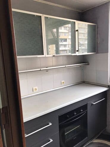 sabuncuda kirayə ev 200 azn: Xalqlar metrosuna yaxin Lacin ticarət mərkəzinə yaxin 5 mertebeli — 10