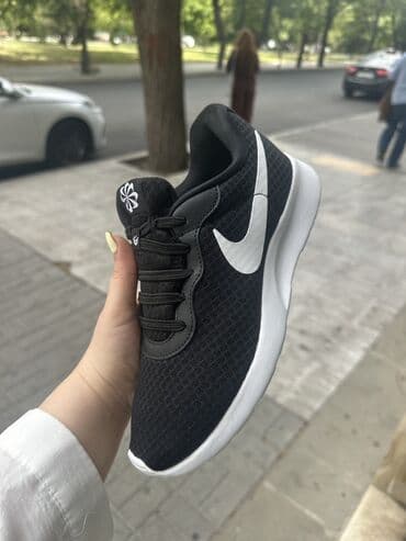 qara qadın ketləri: Nike, Ölçü: 38, rəng - Qara, Yeni — 1